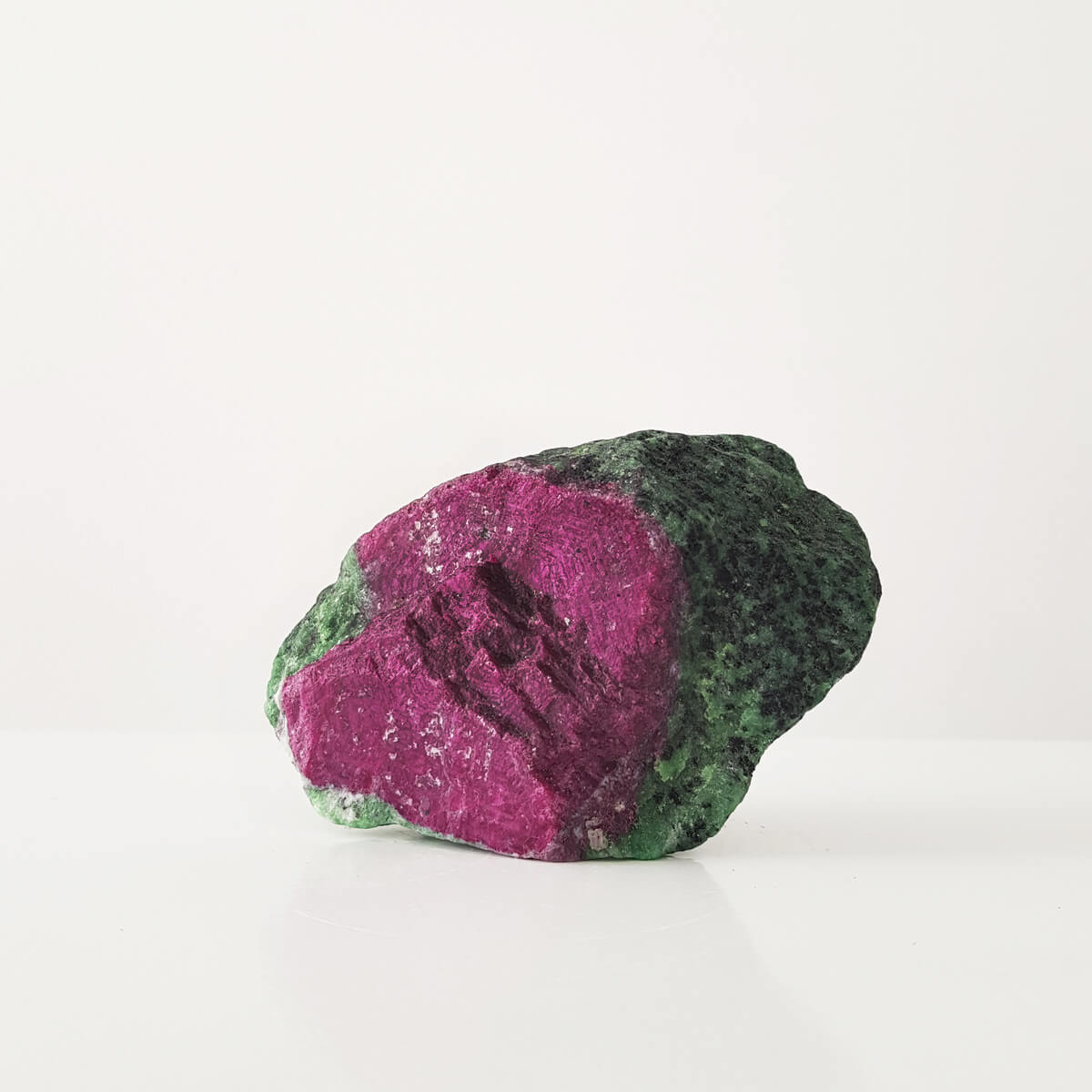 masivo zoisita con rubí 3.1