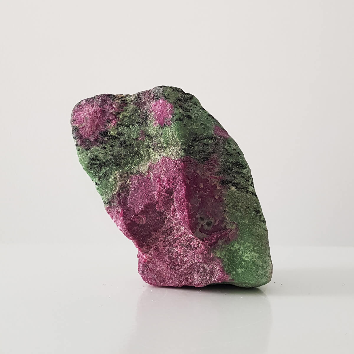 masivo zoisita con rubí 5.1