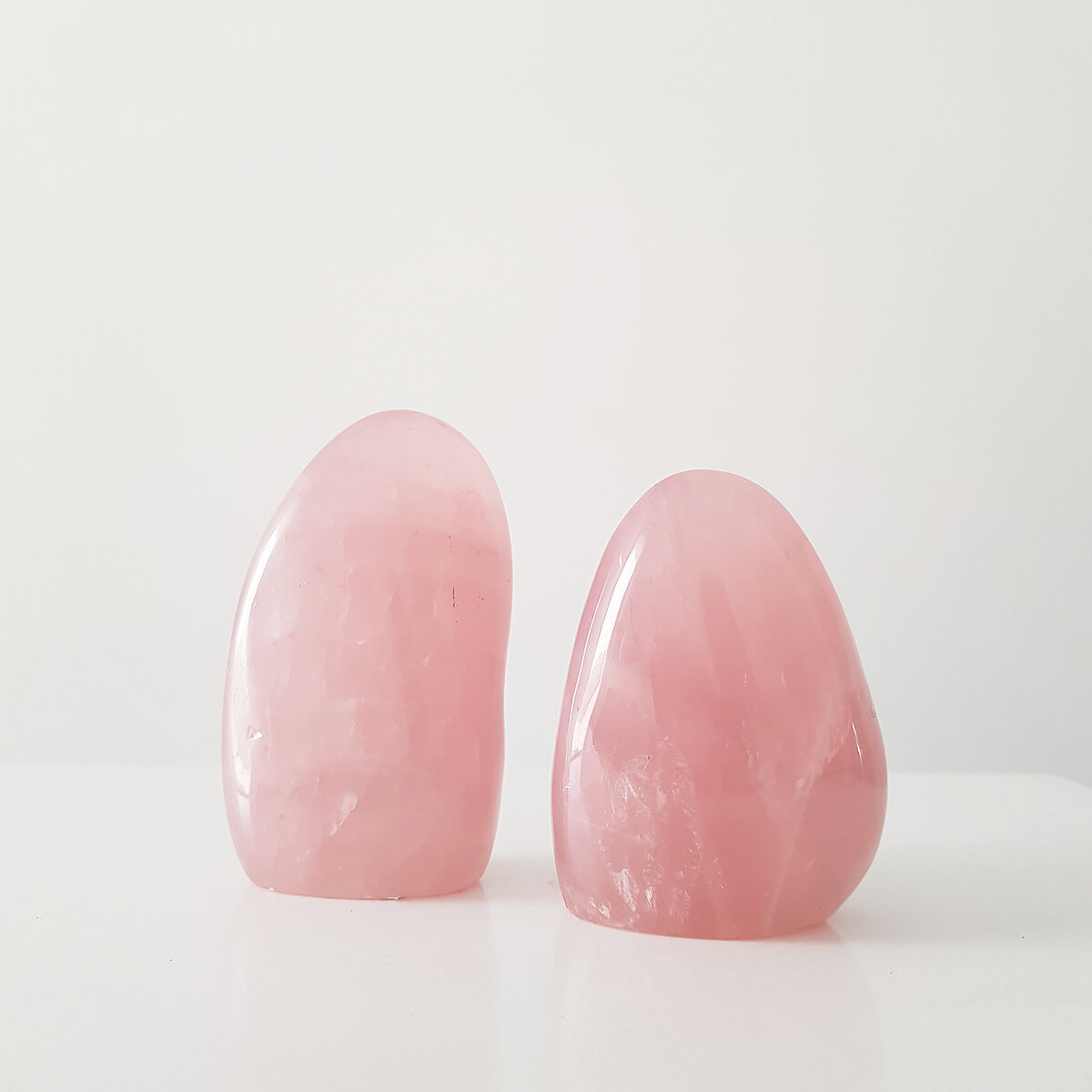 monolito de cuarzo rosa