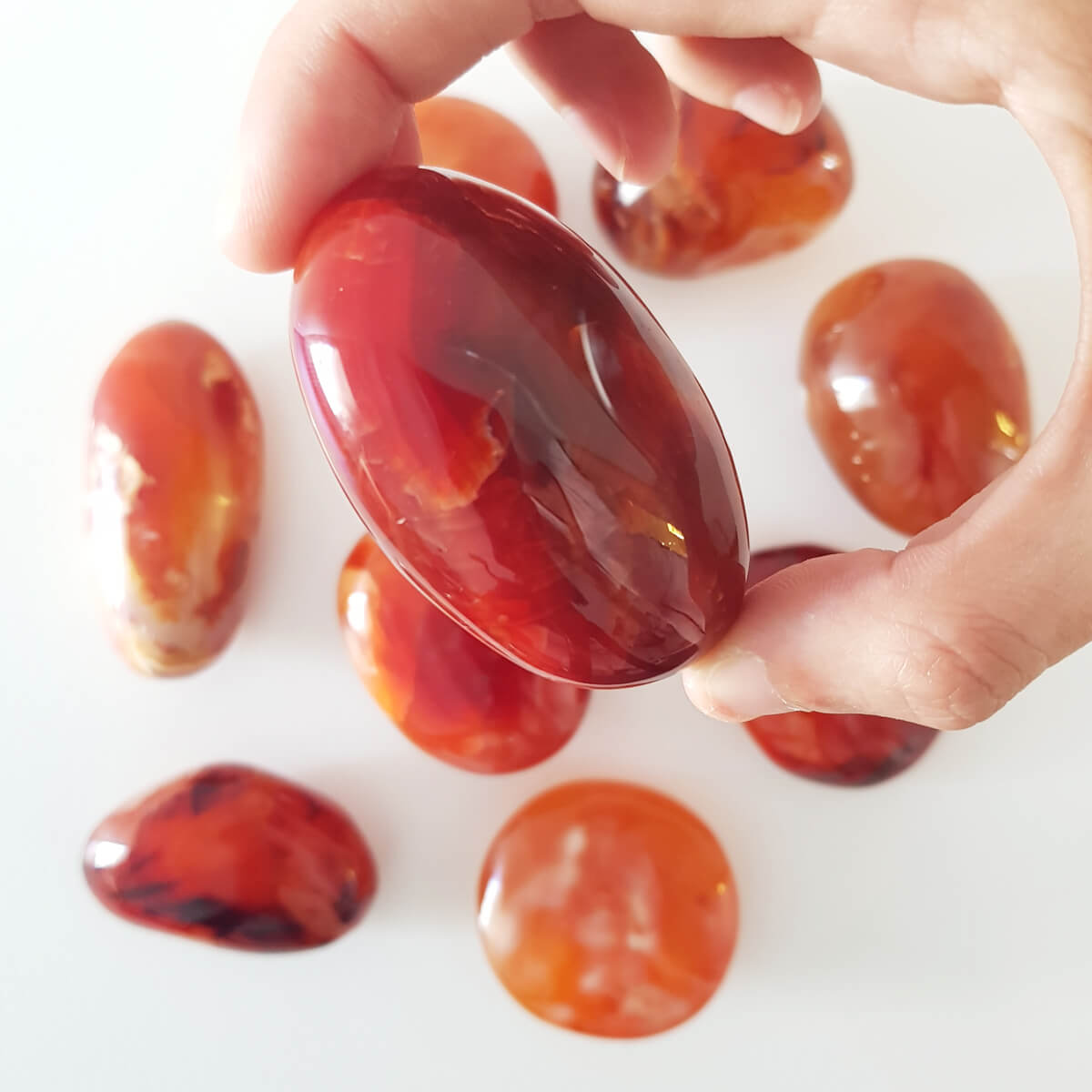 Rodado de ágata cornalina mediano