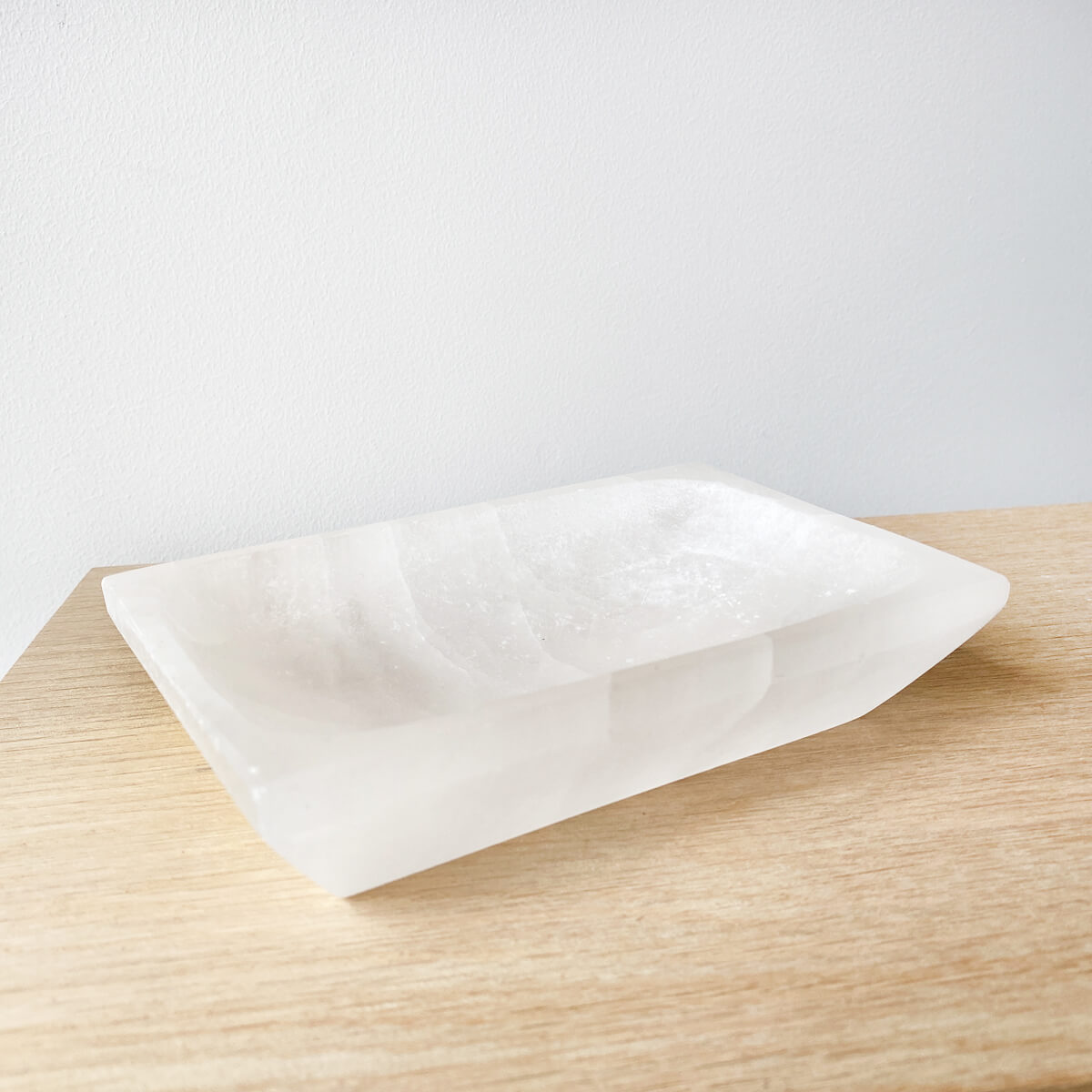 bandeja de selenita rectangular blanca