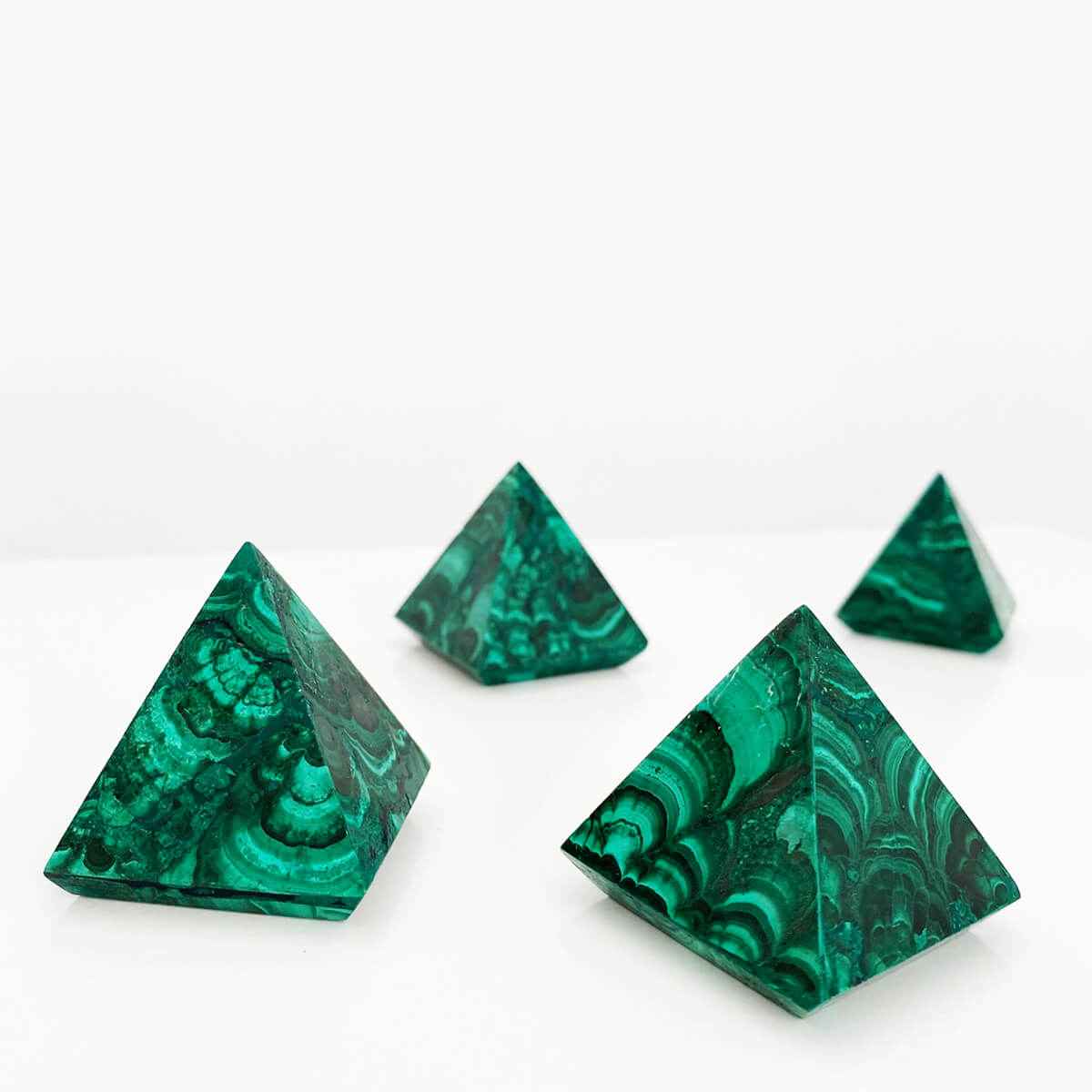 pirámide de malaquita pequeña