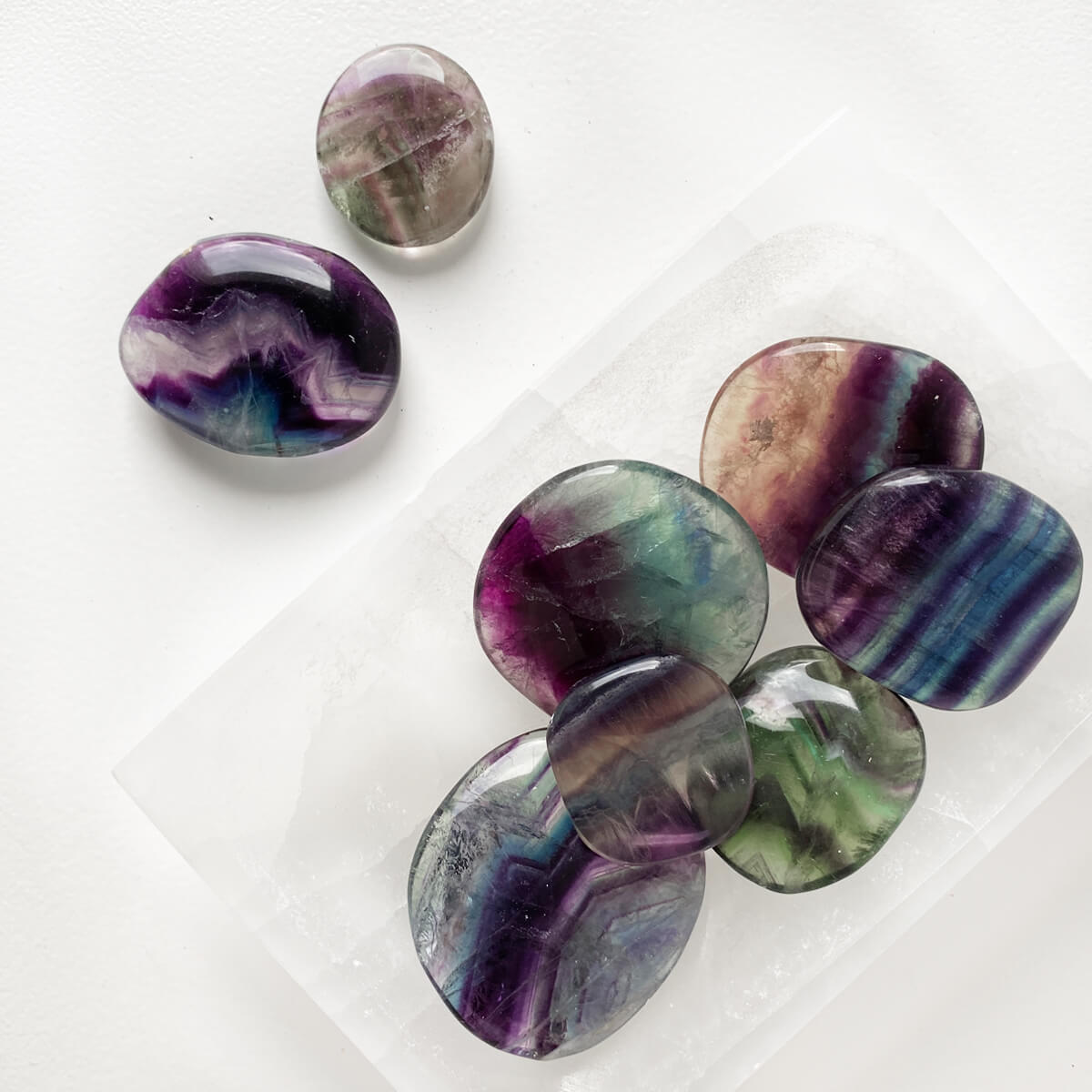 rodado de fluorita plano