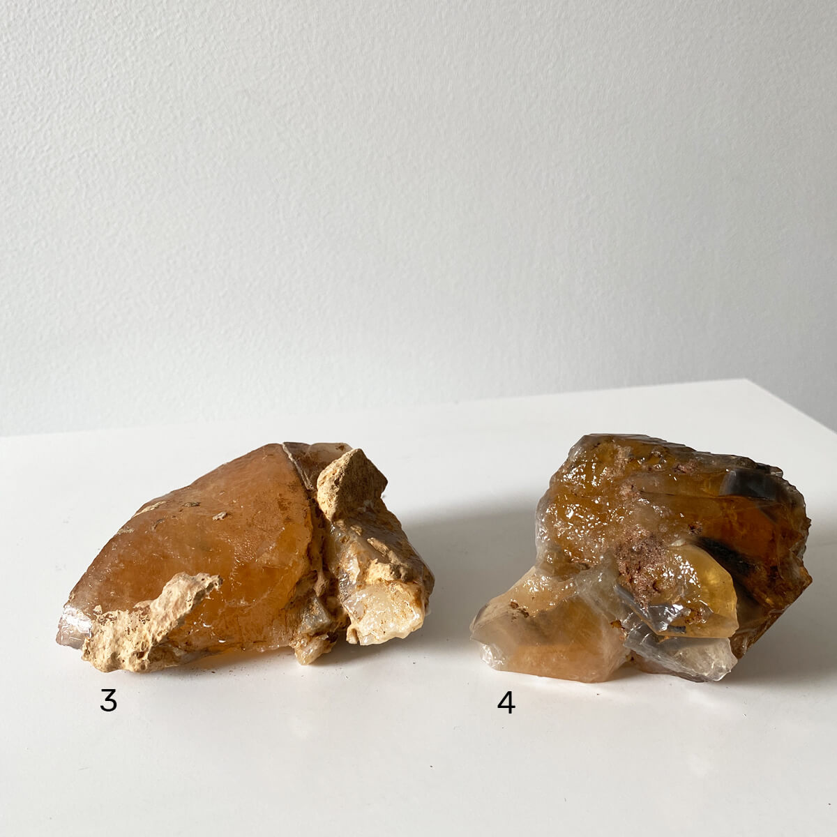 Calcita miel en punta calidad media 2.1