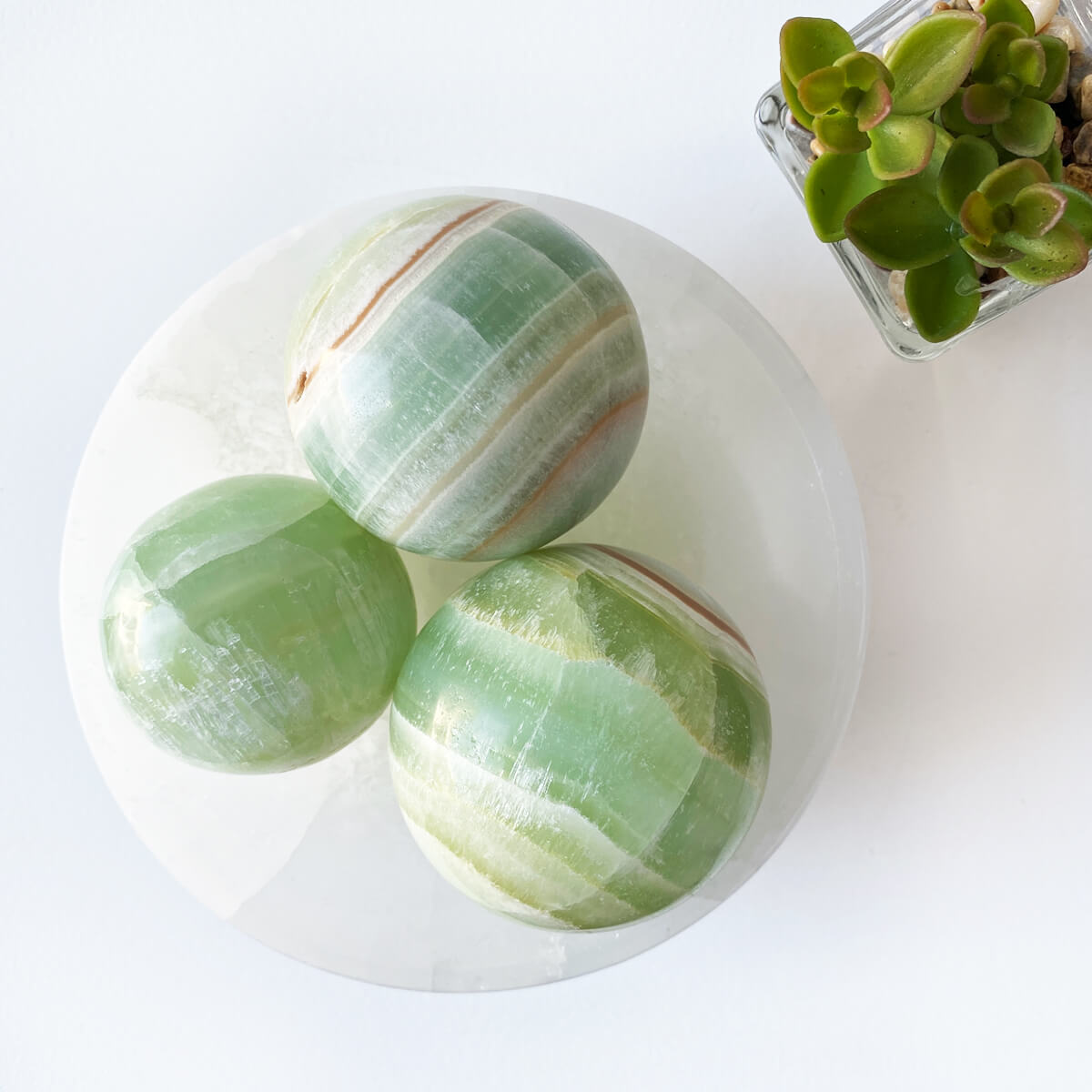 esfera de calcita pistacho