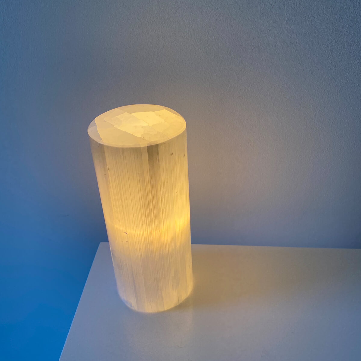 lámpara de selenita edonda pequeña