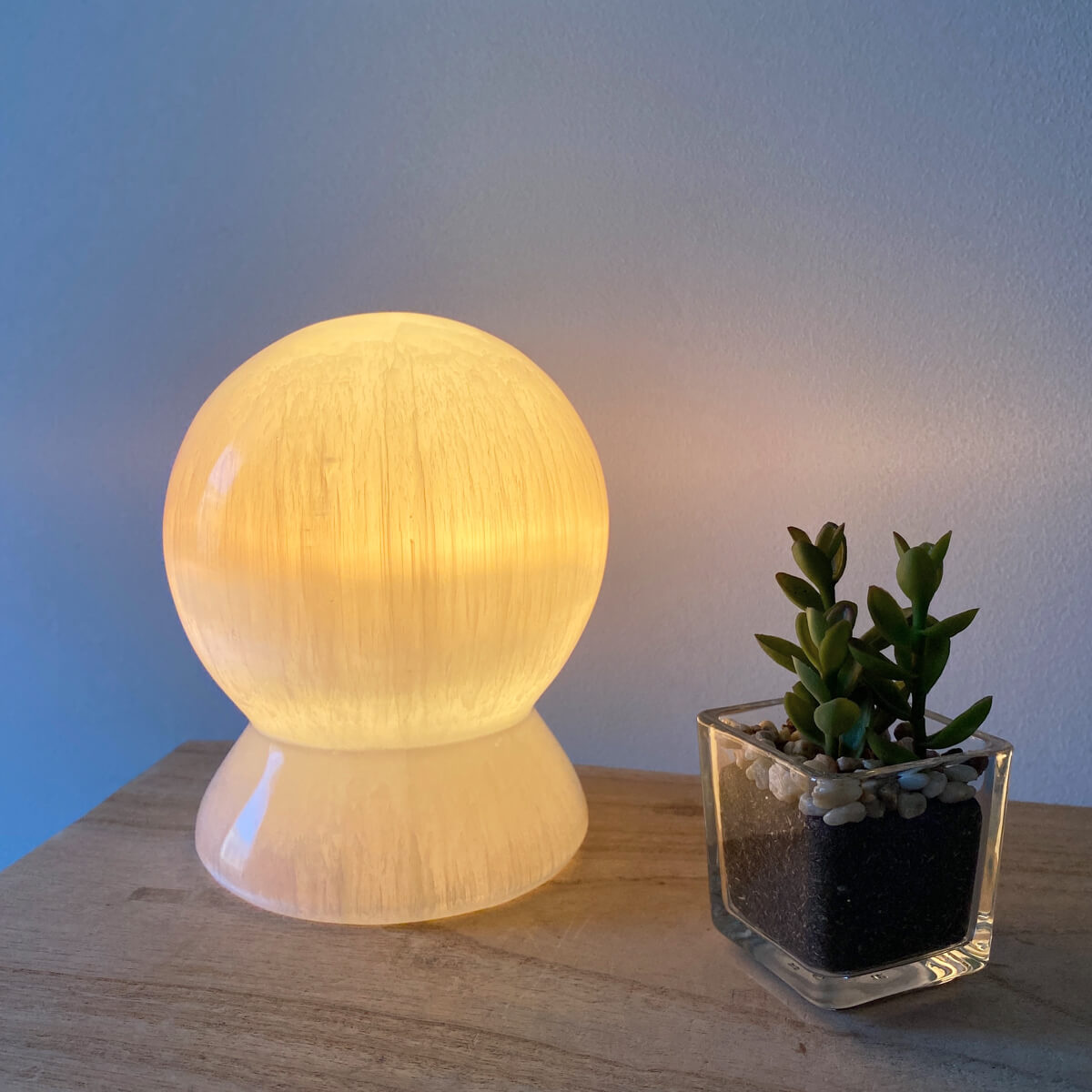 lámpara de selenita redonda esfera