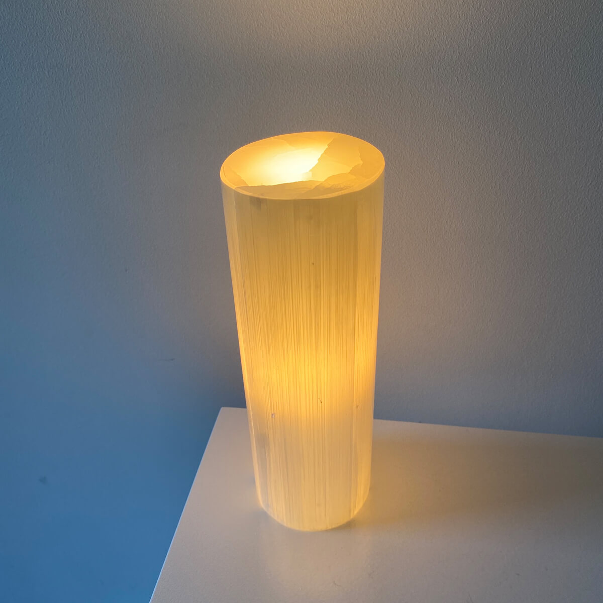 lámpara de selenita redonda mediana