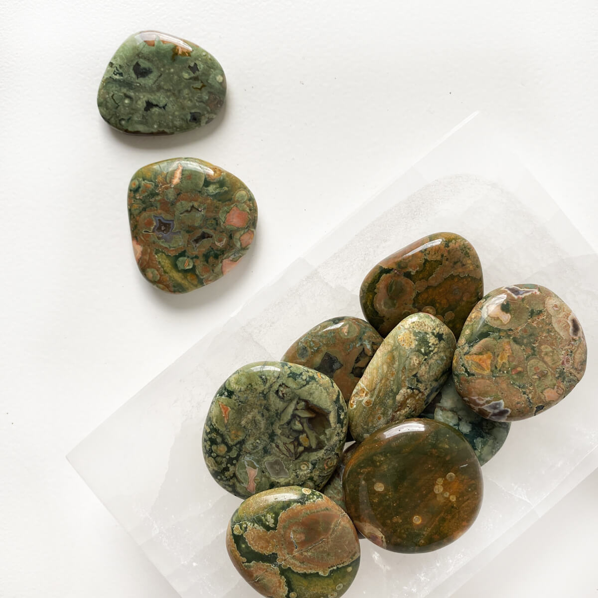 rodado de riolita plano