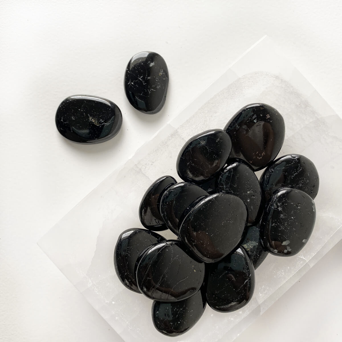 rodado de turmalina negra