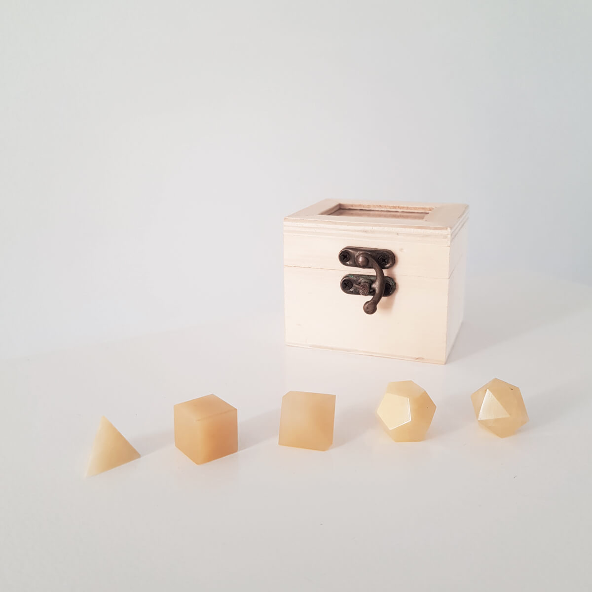 sólidos platónicos de calcita amarilla marynelis