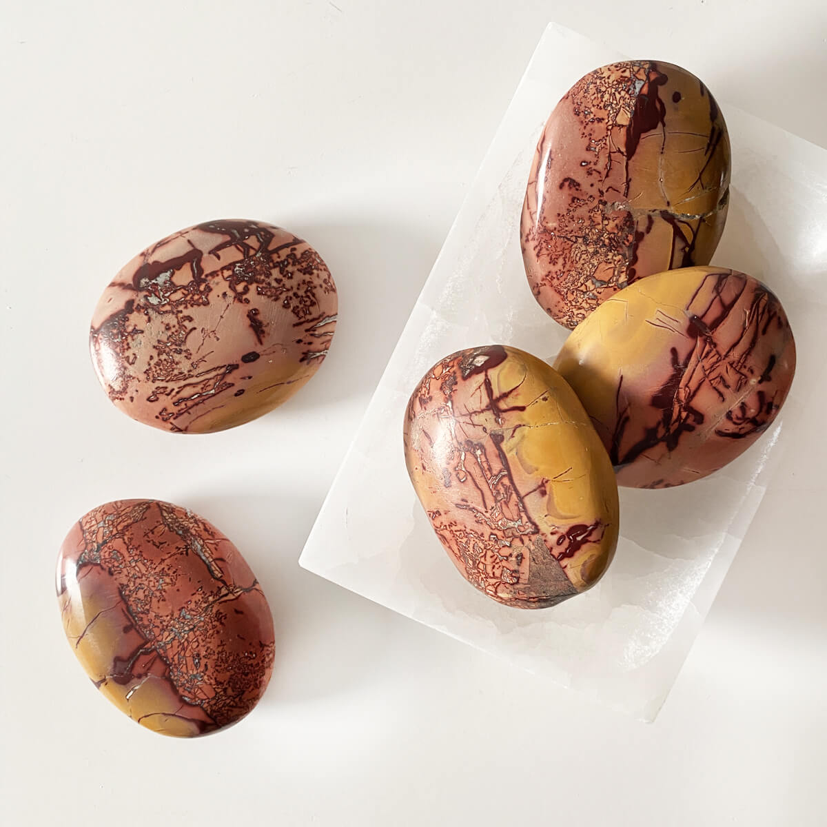 Rodado de jaspe mookaita