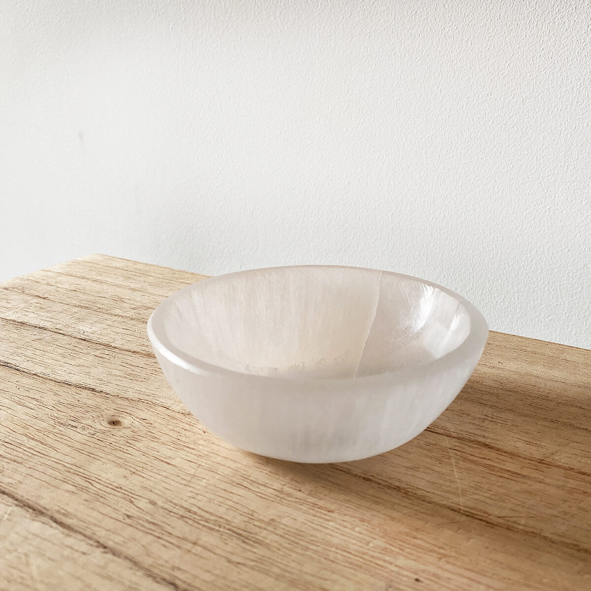 bol de selenita blanca redondo pequeño