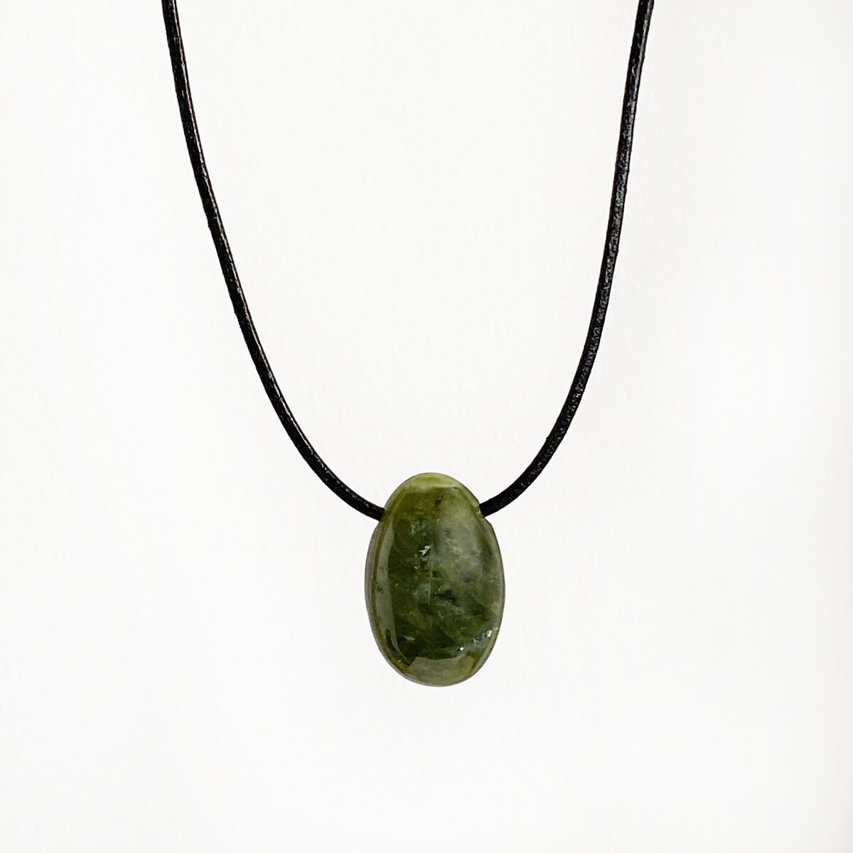 colgante de vesubianita