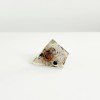 pirámide de orgonita con piedra luna pequeña