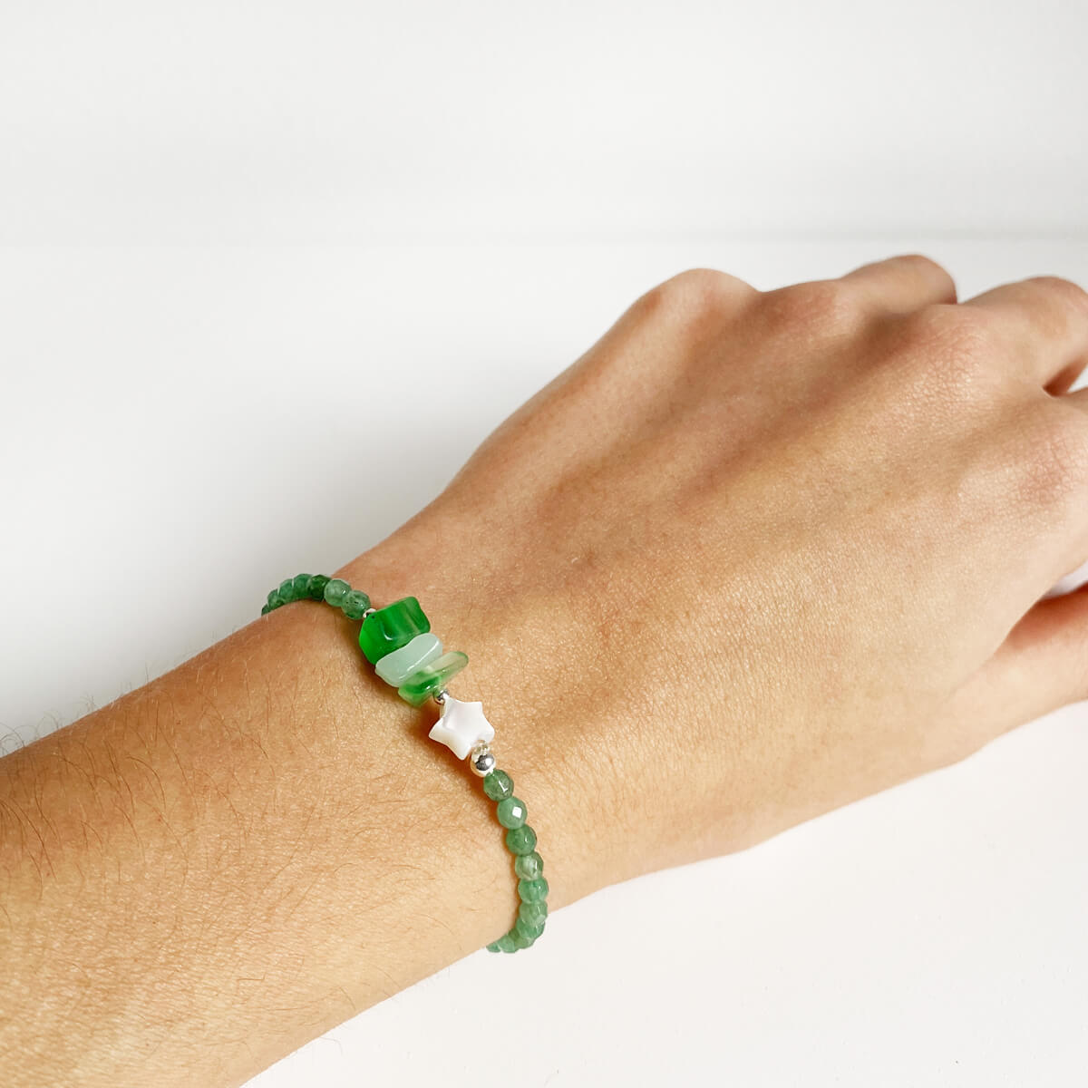 pulsera elástica de cuarzo verde 2