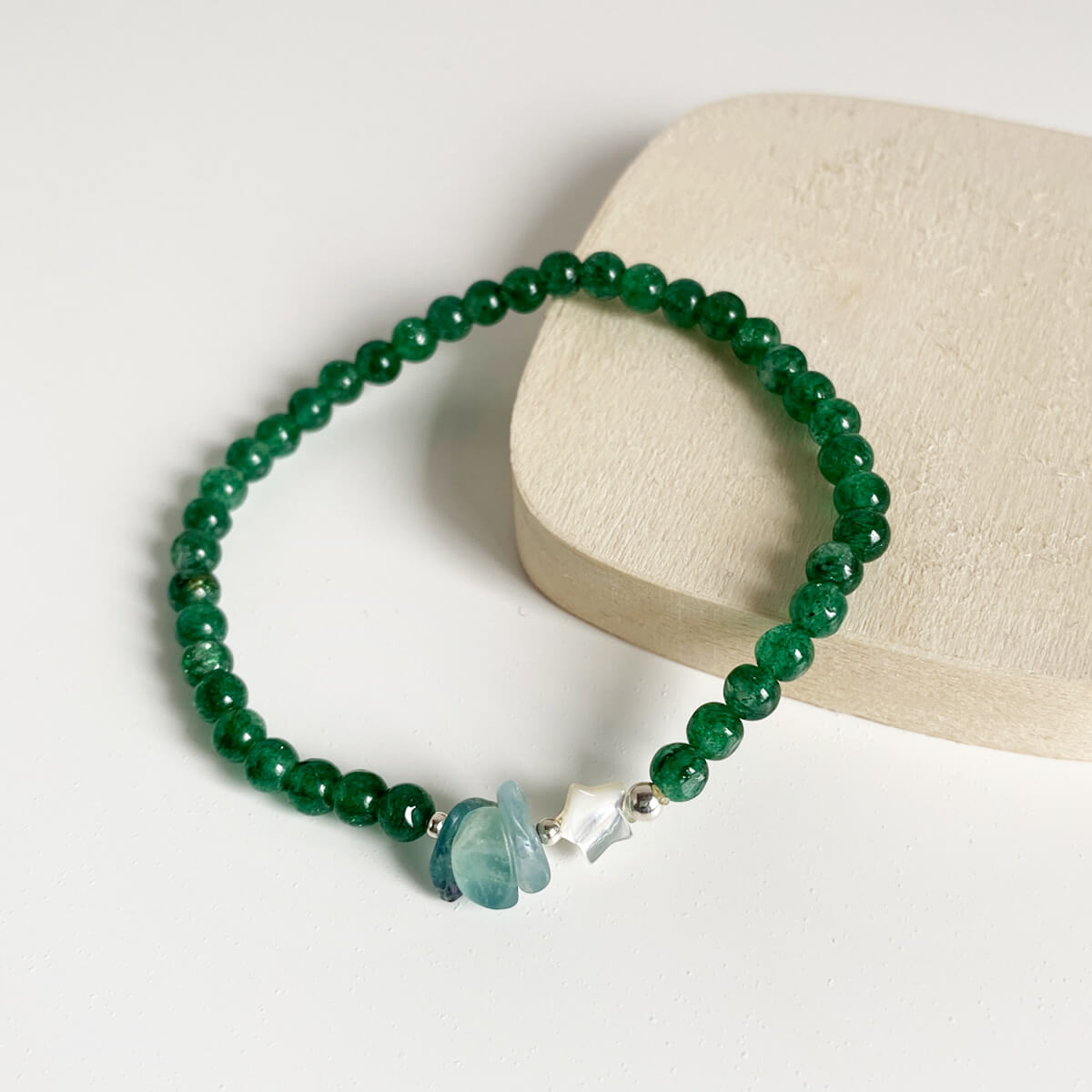 pulsera elástica de fucsita