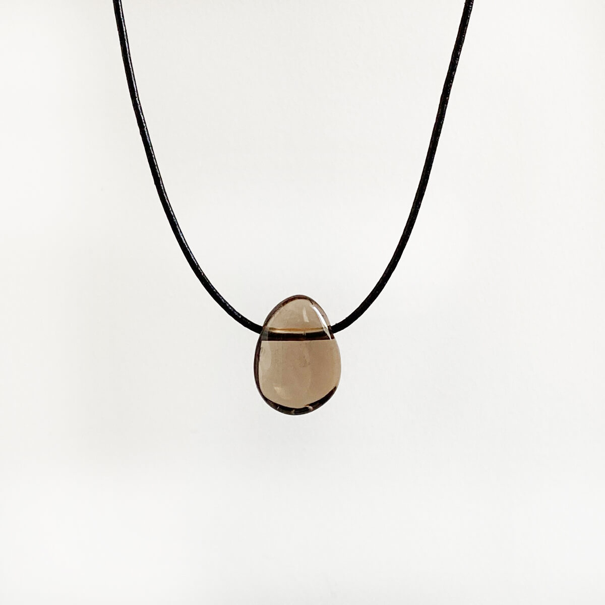 colgante de cuarzo ahumado intenso