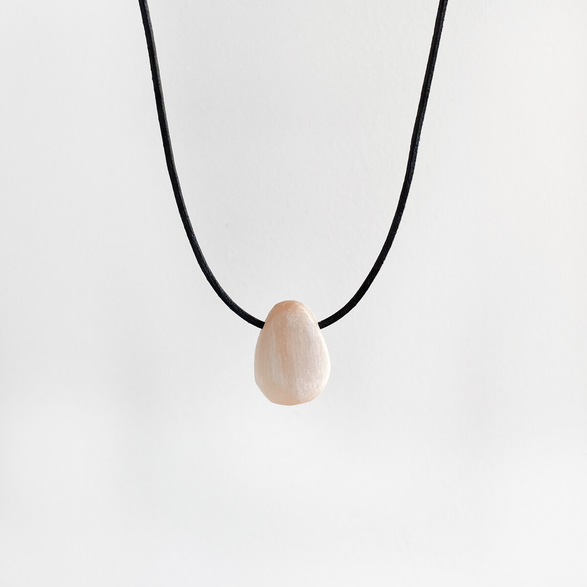 colgante de selenita naranja