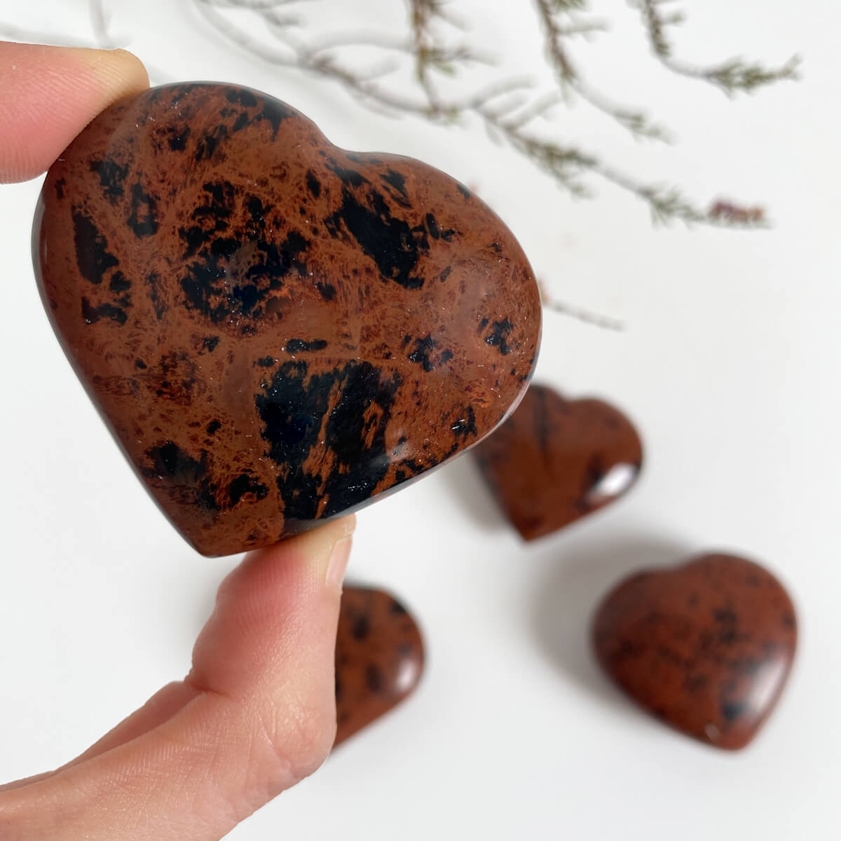 obsidiana caoba en forma de corazón