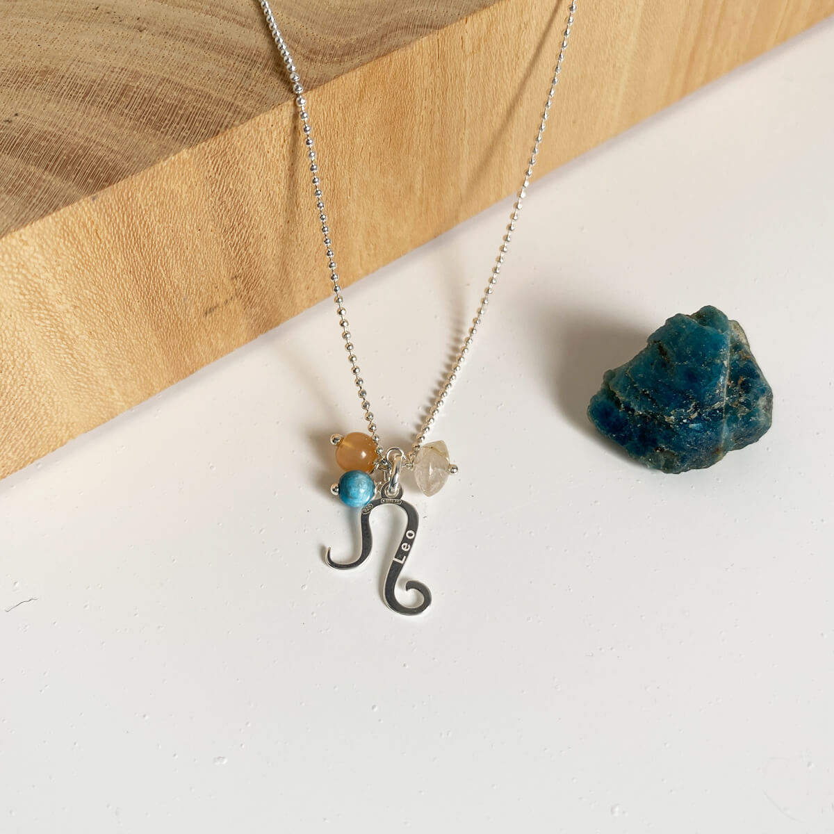 colgante signo zodíaco leo