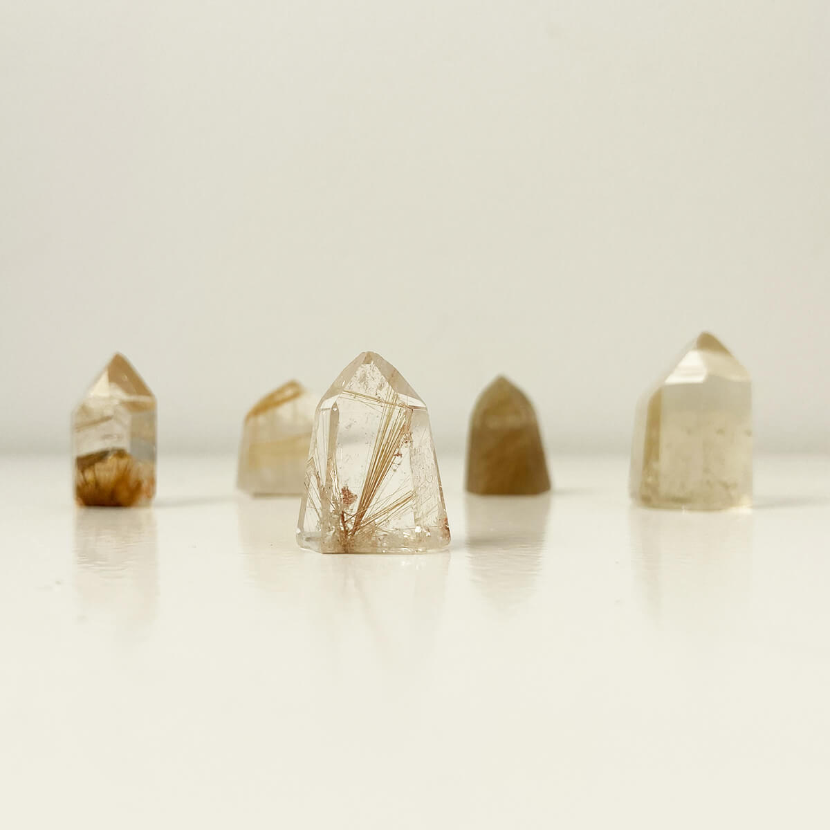 punta de cuarzo rutilado pequeña