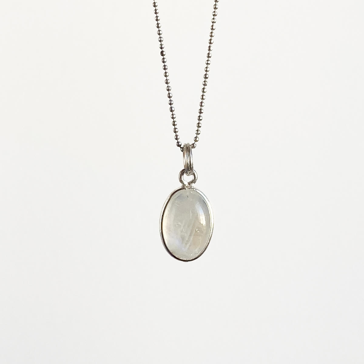 colgante de piedra luna oval