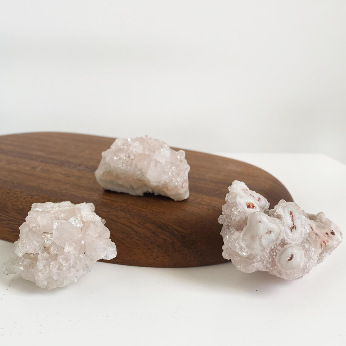 drusa de apofilita rosa pequeña