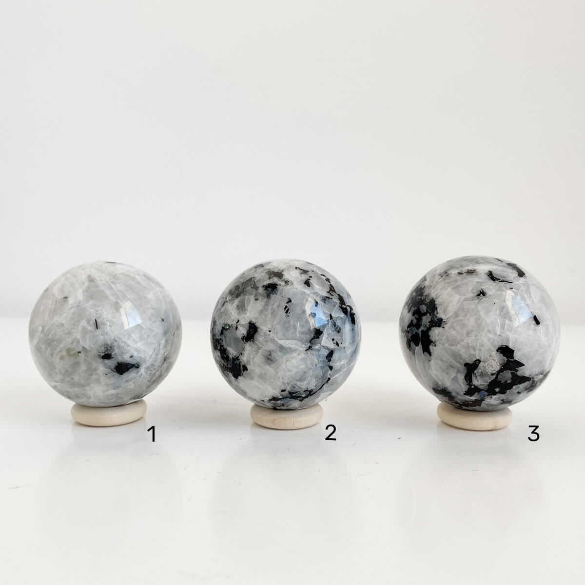 esfera-de-piedra-luna