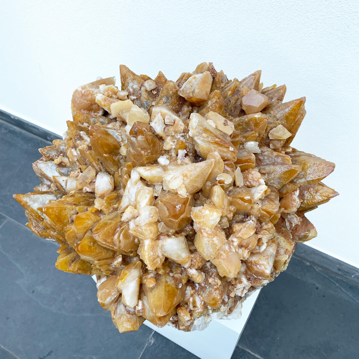 Drusa-calcita-miel-grande-2