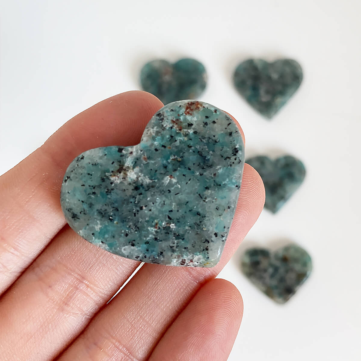 corazón de amazonita con granito