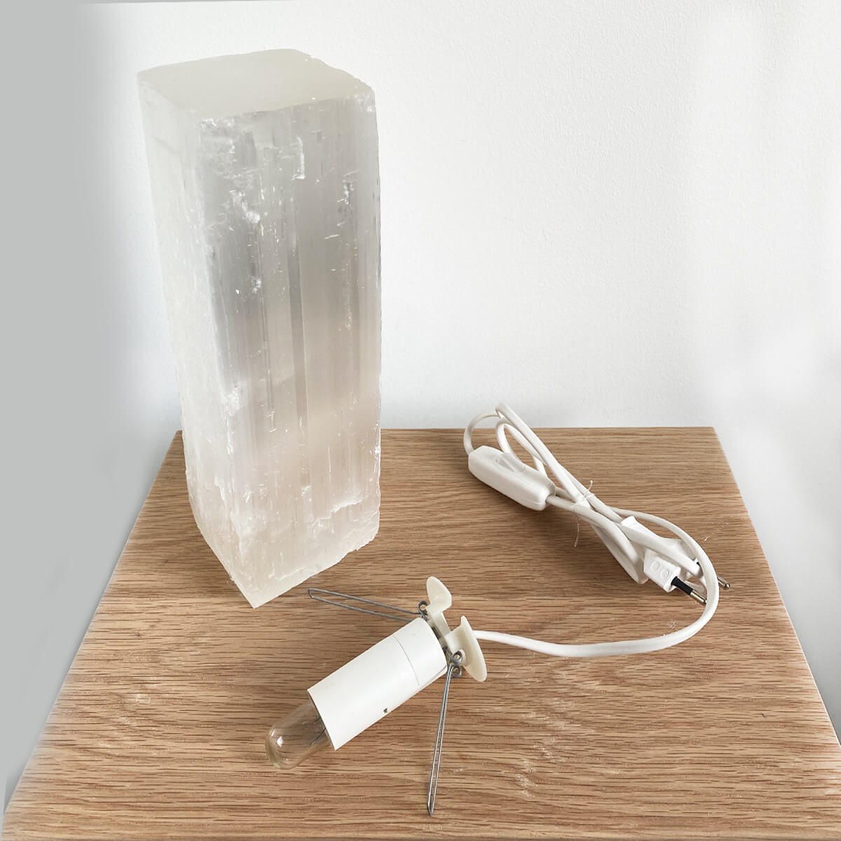 lampara-selenita-cuadrada-mediana-2