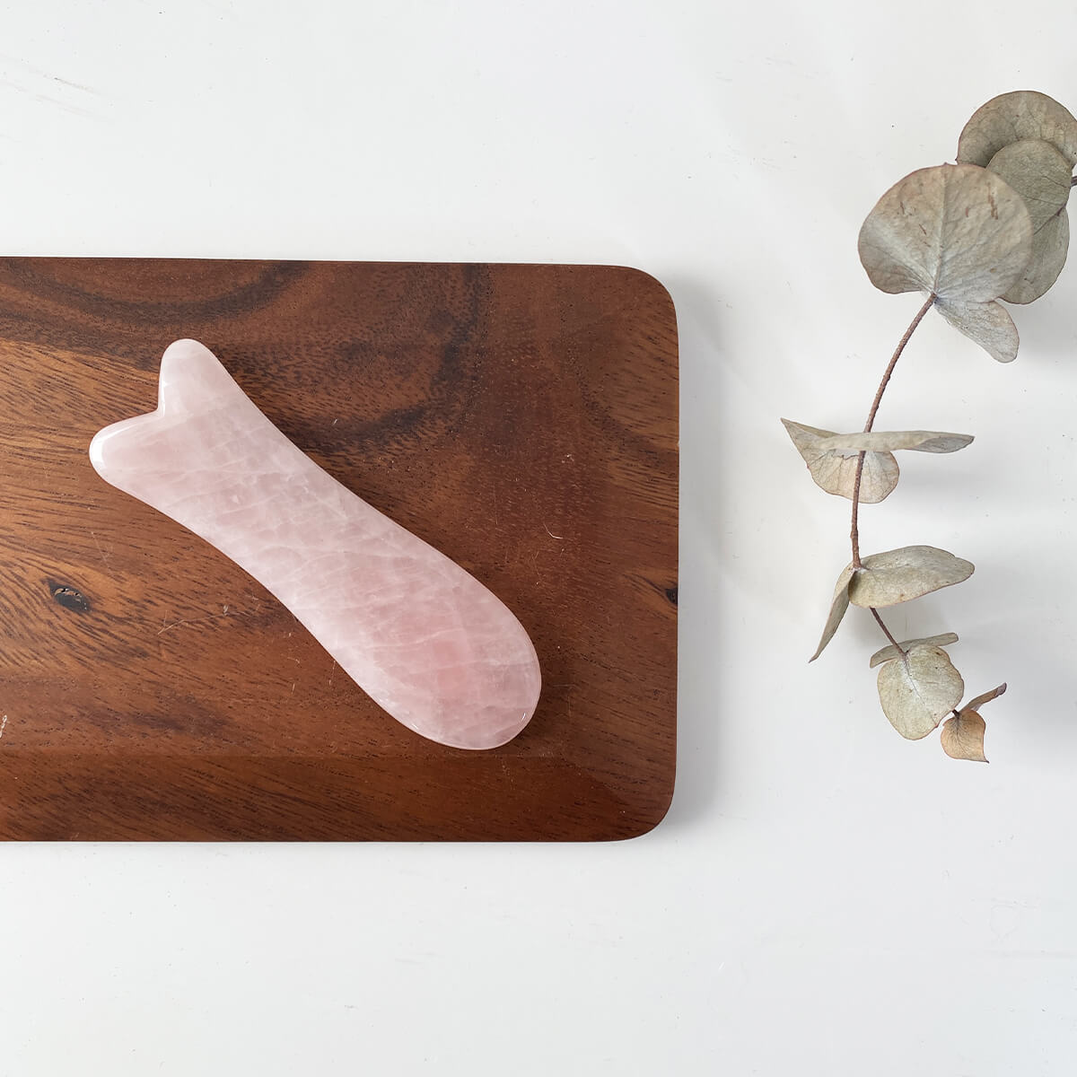 gua-sha cuarzo rosa alargado