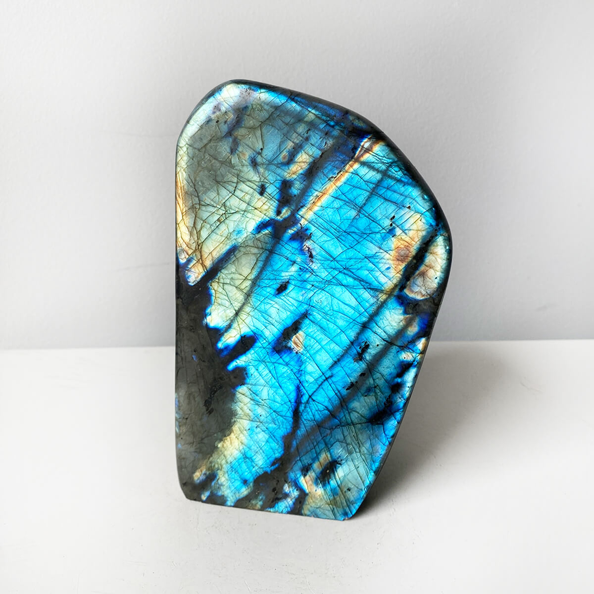 monolito de labradorita grande