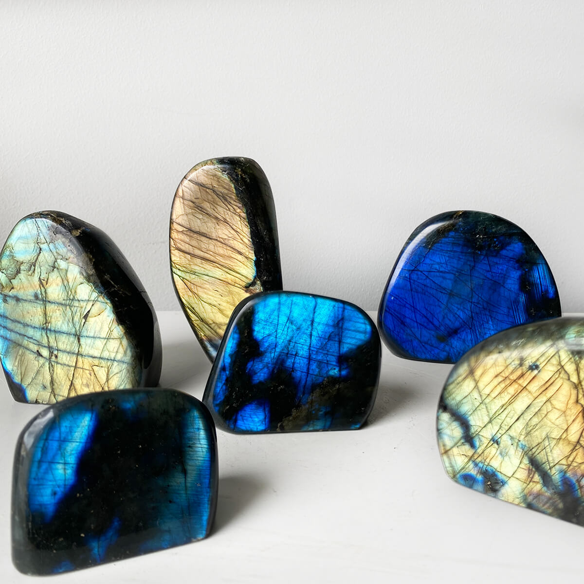 monolito de labradorita pequeño