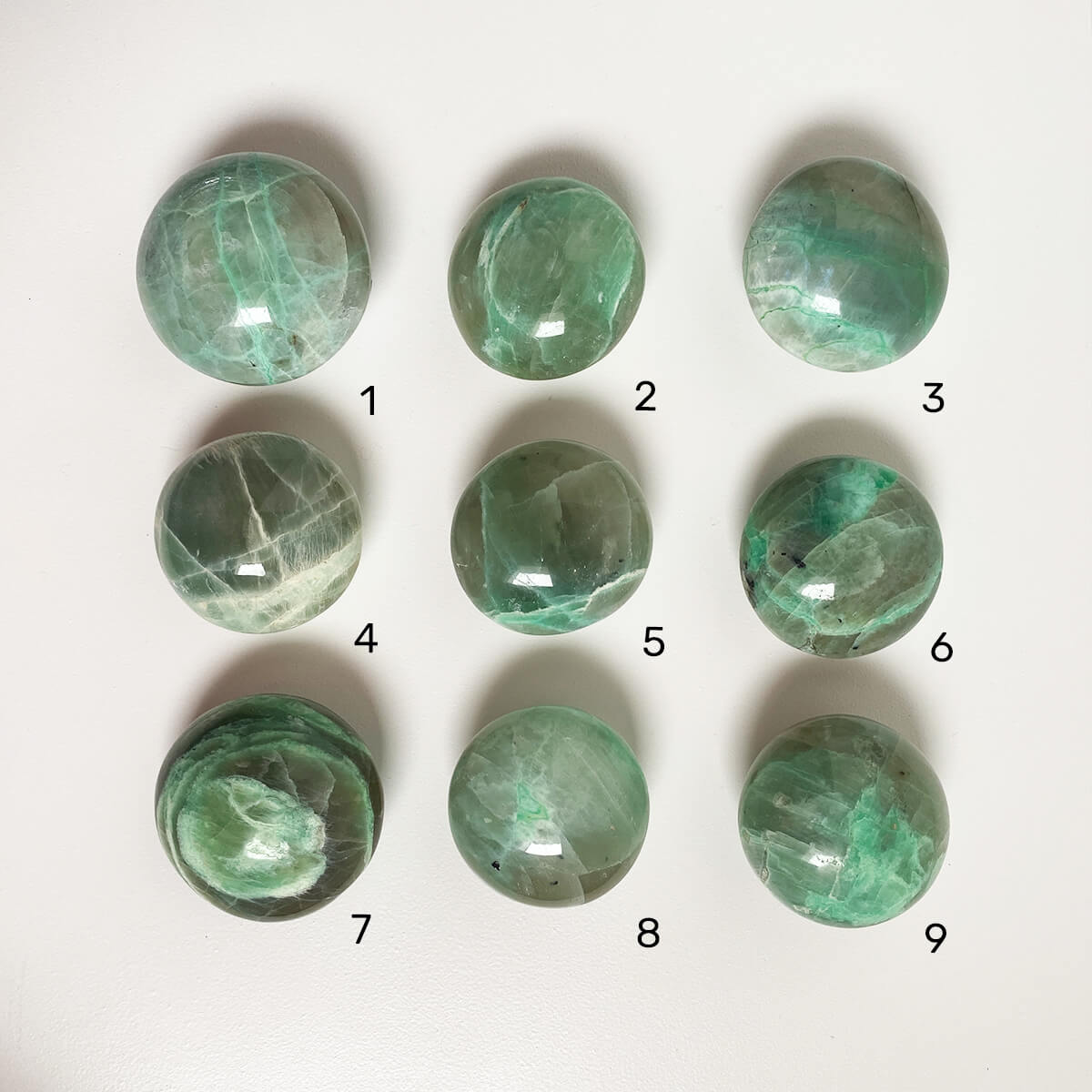 rodado de piedra luna verde grande