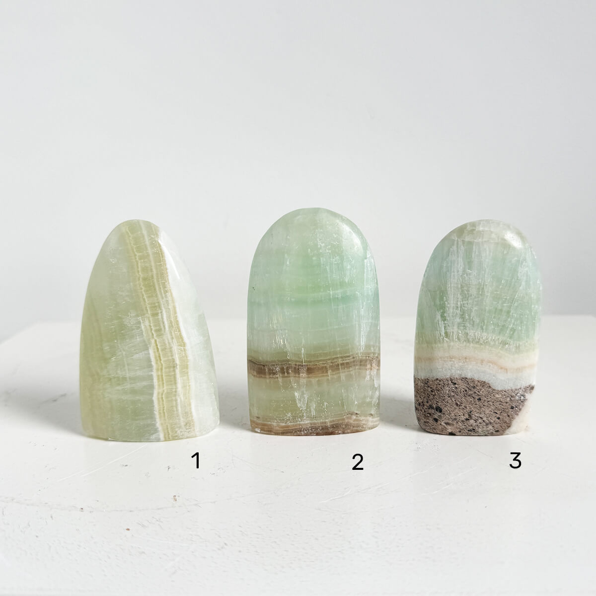 Monolito-calcita-pistacho-pequeño-1