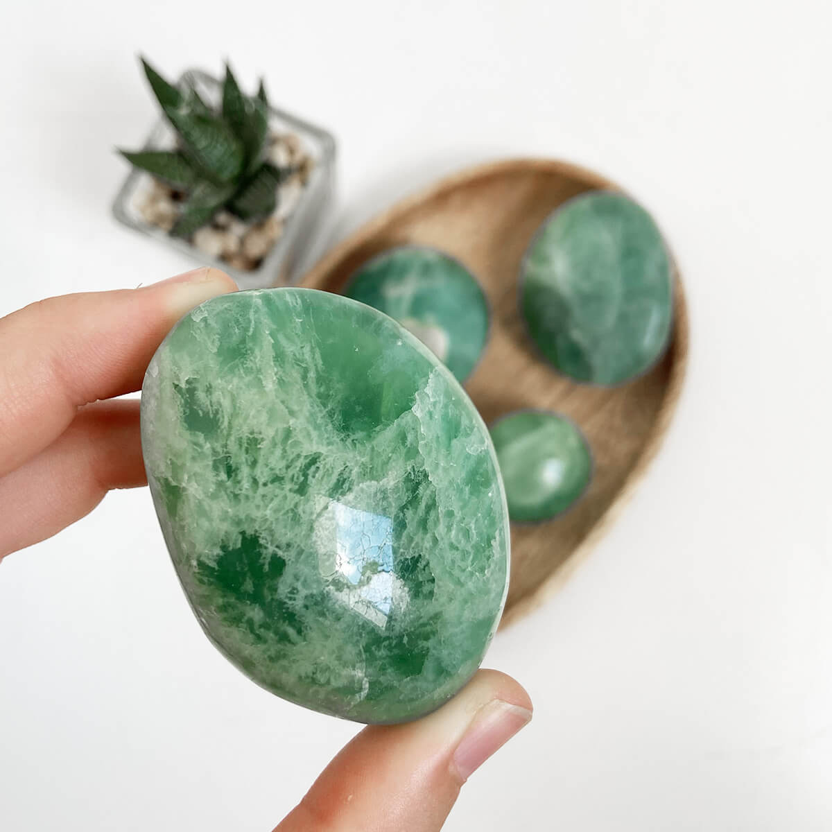 rodado de fluorita verde