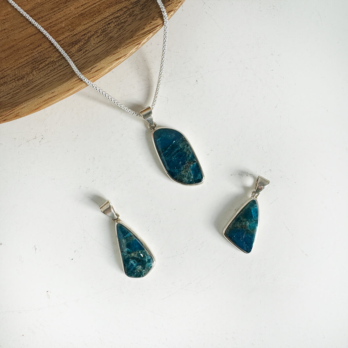 Colgante de apatito en plata