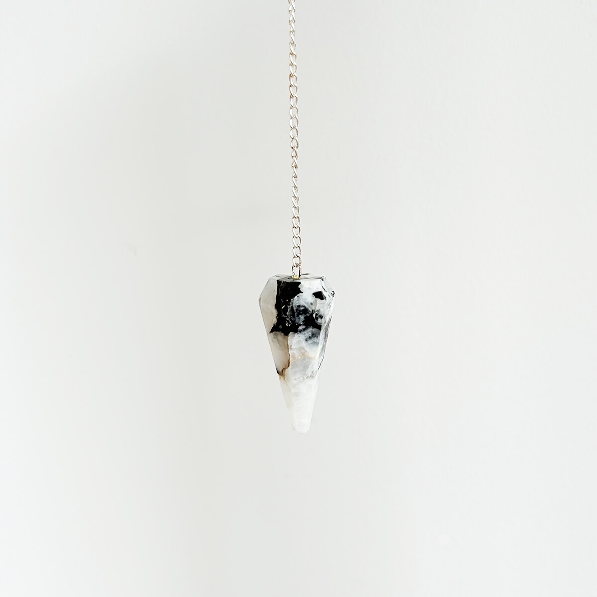 péndulo de piedra luna