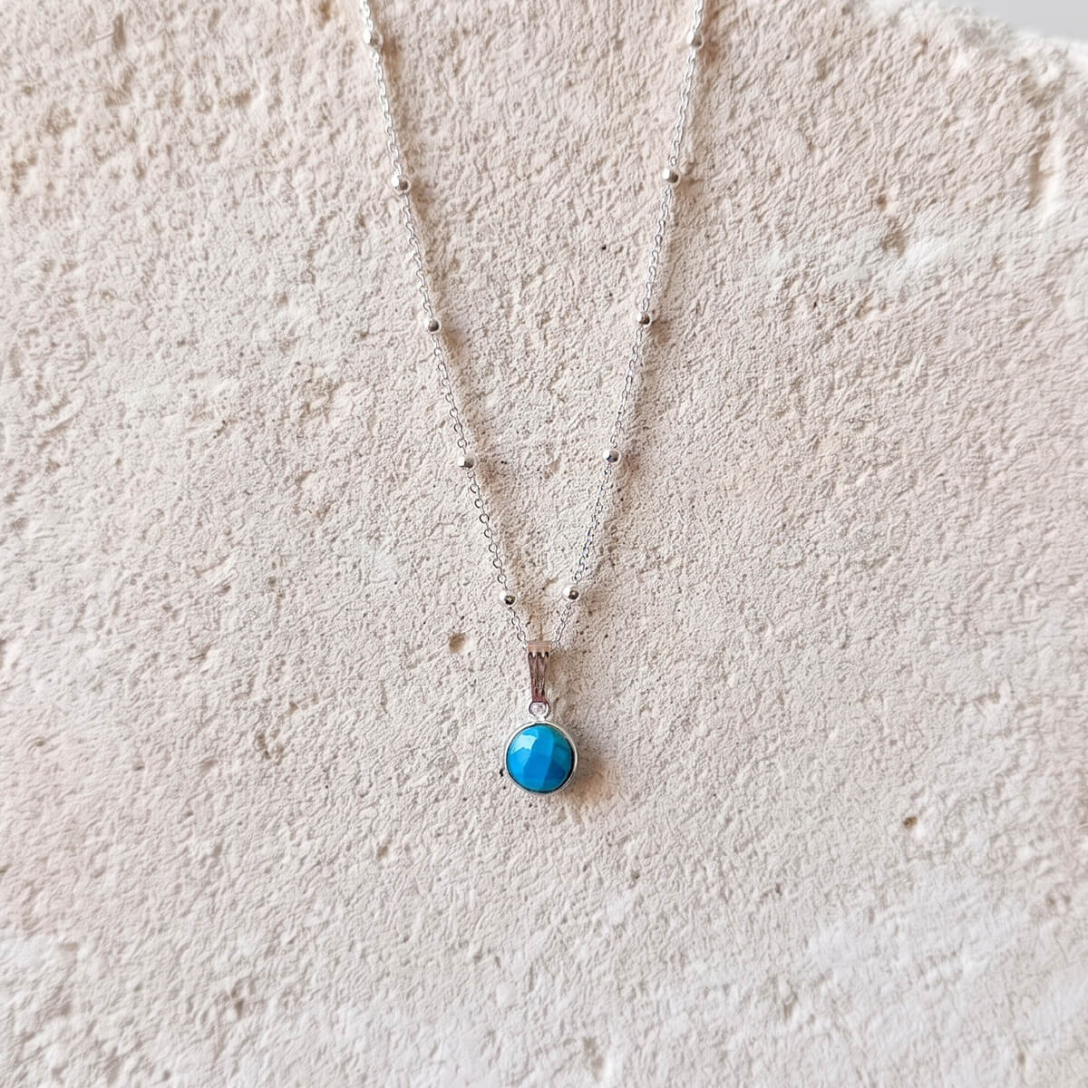 Colgante de turquesa con cadena