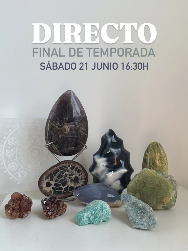 ✨ ¡DIRECTO FINAL DE TEMPORADA! ✨
🗓 Sábado 21 de junio | 🕟 16:30h

Entre estos minerales hay un elemento oculto… 👀
¡Será tu REGALO para agradecerte tu fidelidad estos 5 años ! 🎁

¿Te animas a jugar?
👇🏼 Deja en comentarios qué crees que es
y prepárate para un directo lleno de magia, energía y sorpresas💫
Ah! Recuerda:
📲 Activar el recordatorio
¡Y ven a disfrutar con nosotros!

#MineralesConMagia #RegaloSorpresa #FinalDeTemporada #DirectoEnVivo #MineralesMágicos